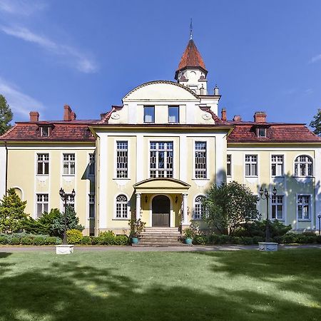 Palac Nieznanice Zabytek Goscinny Ze Spa 외부 사진