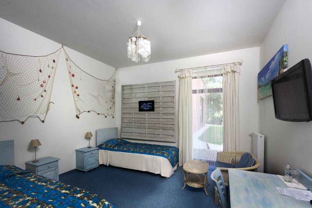 Palac Nieznanice Zabytek Goscinny Ze Spa 객실 사진