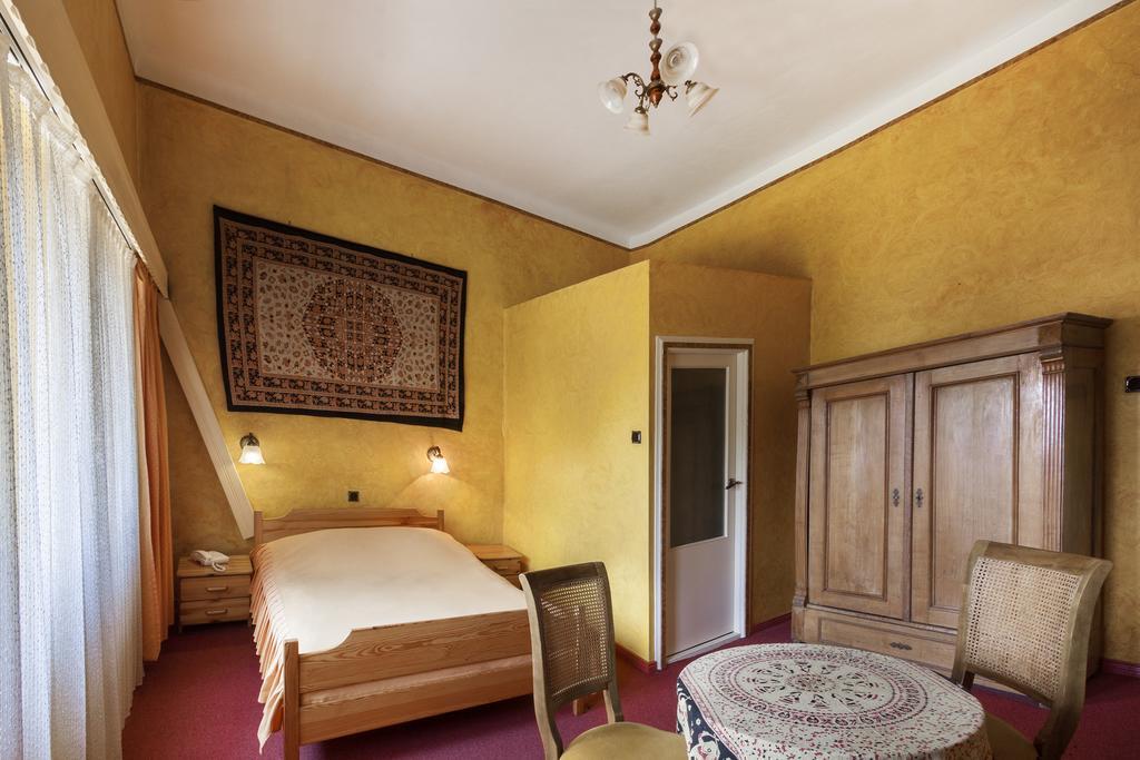 Palac Nieznanice Zabytek Goscinny Ze Spa 외부 사진