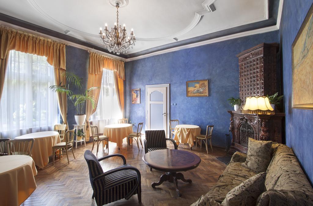 Palac Nieznanice Zabytek Goscinny Ze Spa 외부 사진
