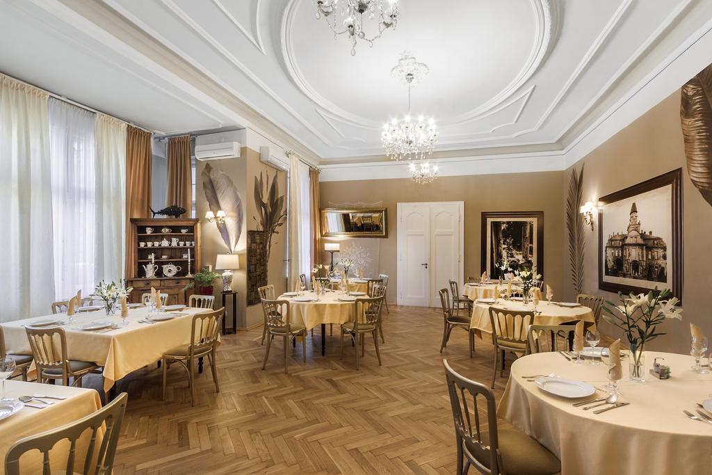 Palac Nieznanice Zabytek Goscinny Ze Spa 외부 사진