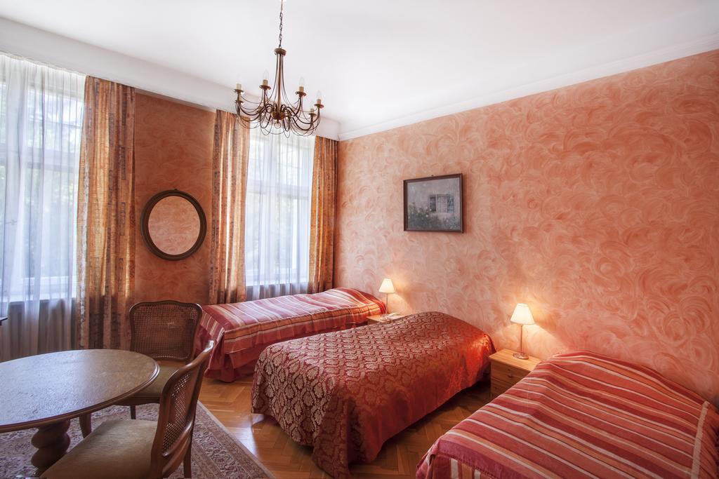 Palac Nieznanice Zabytek Goscinny Ze Spa 객실 사진
